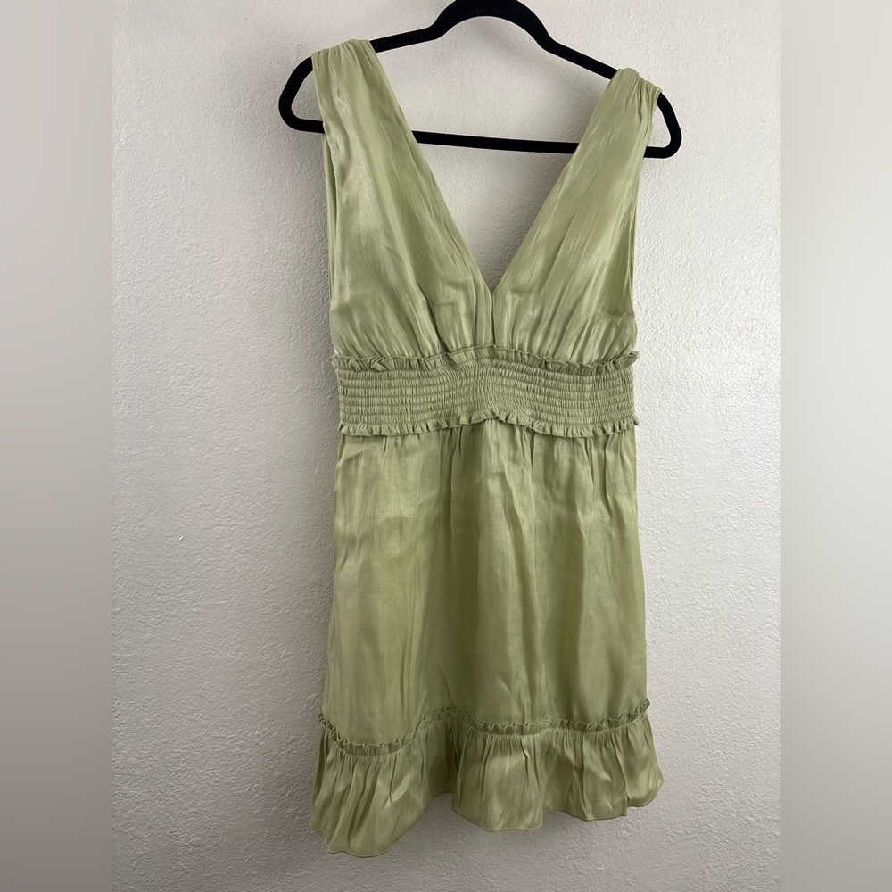 Hearts & heels sleeveless Chic olive green satin deep V midi dress size L